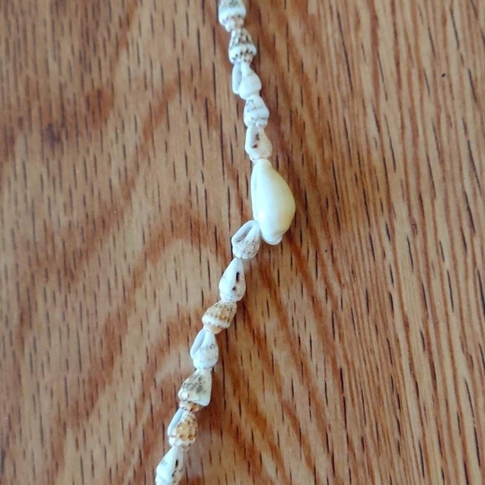 Shell necklace - Picture 2 of 3